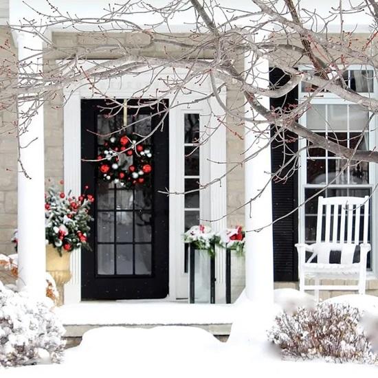 Новогоднее оформление входной группы — фото 2